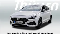 Weiß Gebraucht 2024 Hyundai i30 Advantage Limousine | 24.980 € (Fairer Preis)