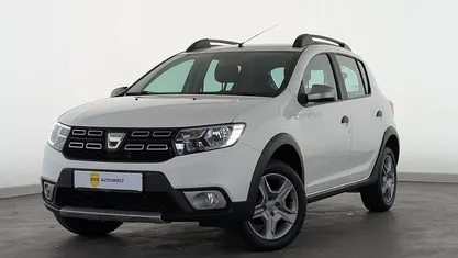 Usata Dacia Sandero Celebration 90 CV (66 kW) 2017 Bianco Utilitaria