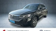 Grenadillschwarz metallic Gebraucht 2023 VW Touareg R-line SUV | 67.970 € (Fairer Preis)