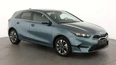 Yucca stahlgrau metallic Neu 2025 Kia Ceed Limousine | 24.045 € (Guter Preis)