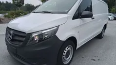 Arktikweiß/weiß Gebraucht 2023 Mercedes Vito Van / Kleinbus | 31.690 € (Guter Preis)