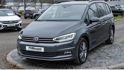 Grau Gebraucht 2025 VW Touran Comfortline Van / Kleinbus | 33.585 € (Fairer Preis)