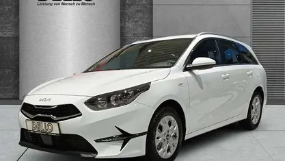 (wd) casa white s (weiss) Gebraucht 2025 Kia Ceed Sportswagon Comfort Kombi | 25.950 € (Fairer Preis)
