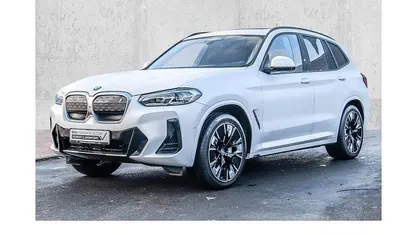 Gebraucht BMW iX3 Performance 210 kW (286 PS) 2024 Weiß SUV