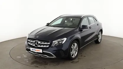 Blau Gebraucht 2018 Mercedes GLA180 Urban SUV | 20.890 € (Fairer Preis)