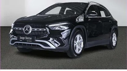 Gebraucht Mercedes GLA200 163 PS (119 kW) 2024 Unilack nachtschwarz SUV