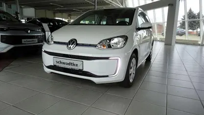 Pure white Gebraucht 2021 VW e-up! move up! Kleinwagen | 14.890 € (Fairer Preis)