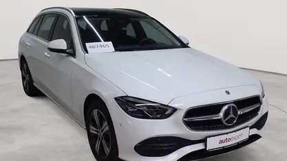 Gebraucht Mercedes C300e Avantgarde 204 PS (150 kW) 2023 Manufaktur opalithweiß bright Kombi