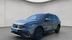 Grau Gebraucht 2024 VW Tiguan Allspace Move SUV | 34.680 € (Superpreis)
