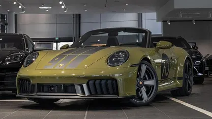 Neu Porsche 992 541 PS (397 kW) 2026 Gruen Cabrio