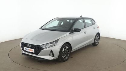Usata Hyundai i20 Trend 101 CV (74 kW) 2021 Argento Utilitaria