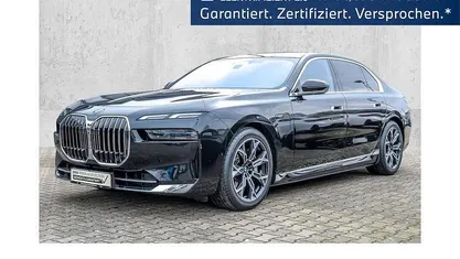 Gebraucht BMW 750e Executive 489 PS (359 kW) 2023 Schwarz Limousine