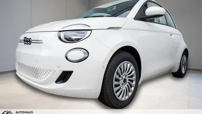 Gebraucht Fiat 500e Basis 86 kW (118 PS) 2023 Weiss Kleinwagen