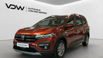 Gebraucht Dacia Jogger Comfort 101 PS (74 kW) 2022 Braun Van / Kleinbus