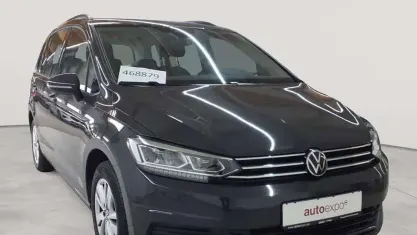 Gebraucht VW Touran Comfortline 122 PS (89 kW) 2022 Uranograu Van / Kleinbus