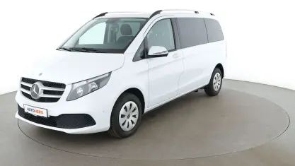 Gebraucht Mercedes V220 163 PS (119 kW) 2022 Weiß Van / Kleinbus