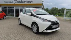 Weiß Gebraucht 2018 Toyota Aygo X-play Kleinwagen | 8.750 € (Guter Preis)