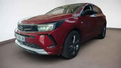 Gebraucht Opel Grandland X Elegance 131 PS (96 kW) 2023 Lackierung bright red/metallic k SUV