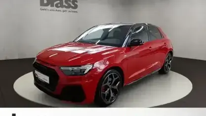 Gebraucht Audi A1 Sportback Ambiente 207 PS (152 kW) 2025 Progressivrot metallic / mythosschwarz metallic Kleinwagen