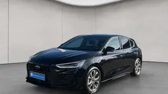 Schwarz Gebraucht 2024 Ford Focus ST-Line X Limousine | 24.440 € (Fairer Preis)