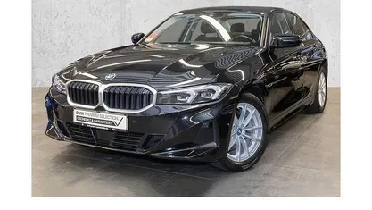Schwarz Gebraucht 2022 BMW 320 Sport Line Limousine | 29.970 € (Fairer Preis)
