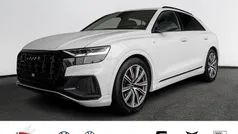 Weiß Gebraucht 2022 Audi Q8 Competition SUV | 69.990 € (Etwas zu teuer)