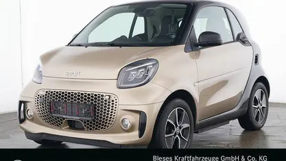 Beige Gebraucht 2024 Smart ForTwo Electric Drive Exclusive Coupé | 17.100 € (Fairer Preis)