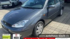 Grau Gebraucht 2003 Ford Focus Kombi | 4.444 €