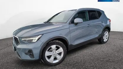 Grau / thunder grey (metallic) Gebraucht 2023 Volvo XC40 Core SUV | 27.990 € (Guter Preis)