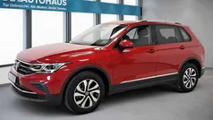 Rot Gebraucht 2023 VW Tiguan Active SUV | 31.880 € (Fairer Preis)