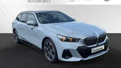 Brooklyn grau metallic Gebraucht 2024 BMW 520 M Sport Kombi | 53.300 € (Superpreis)