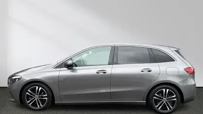 Gebraucht Mercedes B220 Progressive 190 PS (139 kW) 2023 Grau Van / Kleinbus
