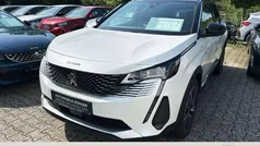 Lack weiss perlglänzend/metallic lackier (metallic) Gebraucht 2023 Peugeot 3008 GT SUV | 27.990 € (Fairer Preis)