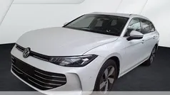 Oryxweiß perlmutteffekt Gebraucht 2025 VW Passat Kombi | 35.829 € (Superpreis)