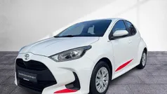 Schneeweis Gebraucht 2021 Toyota Yaris Comfort Limousine | 13.690 € (Fairer Preis)