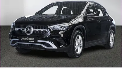 Gebraucht Mercedes GLA200 163 PS (119 kW) 2024 Schwarz SUV