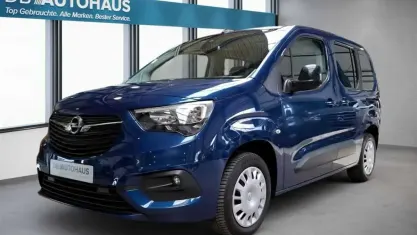 Second-hand Opel Combo Life Elegance 131 CP (96 kW) 2022 Albastru Monovolum
