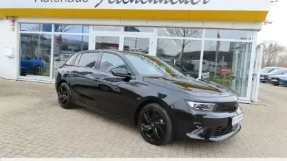 Gebraucht Opel Astra 131 PS (96 kW) 2024 Schwarz Limousine