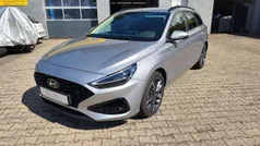 Shimmering silver met. Gebraucht 2024 Hyundai i30 Kombi | 20.890 € (Guter Preis)