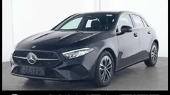 Lack kosmosschwarz Gebraucht 2024 Mercedes A200 Progressive Limousine | 28.940 € (Fairer Preis)