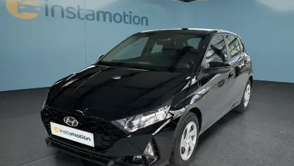 Gebraucht Hyundai i20 101 PS (74 kW) 2022 Schwarz Kleinwagen