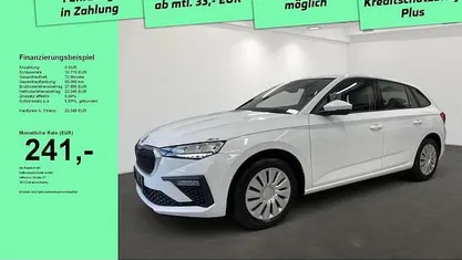 Moonweiss metallic Gebraucht 2025 Skoda Scala Essence Kleinwagen | 22.049 € (Fairer Preis)
