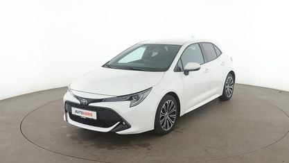 Gebraucht Toyota Corolla Team 116 PS (85 kW) 2021 Weiß Limousine