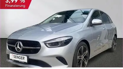 Gebraucht Mercedes B200 Progressive 163 PS (119 kW) 2025 Weiß Van / Kleinbus