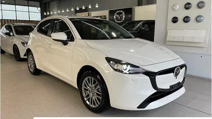 Weiss Gebraucht 2024 Mazda 2 Exclusive-Line Kleinwagen | 19.490 € (Fairer Preis)