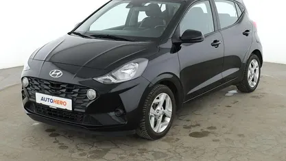 Gebraucht Hyundai i10 Trend 67 PS (49 kW) 2022 Schwarz Kleinwagen
