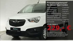 Weiß Gebraucht 2020 Opel Combo Edition Van / Kleinbus | 17.624 € (Fairer Preis)