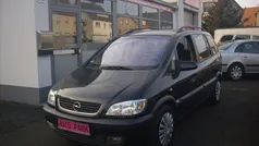 Schwarz Gebraucht 2002 Opel Zafira Executive Van / Kleinbus | 990 € (Fairer Preis)