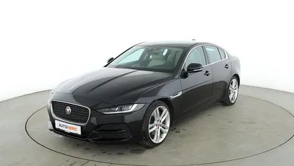 Schwarz Gebraucht 2020 Jaguar XE SE Limousine | 24.760 € (Fairer Preis)