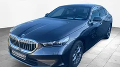 Grau Gebraucht 2025 BMW 520 Comfort Edition Limousine | 46.449 € (Guter Preis)